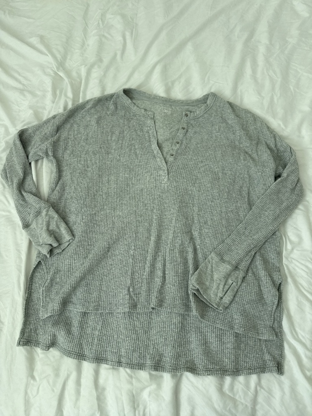 american eagle henely thermal Size medium Details : - color: grey - conditio